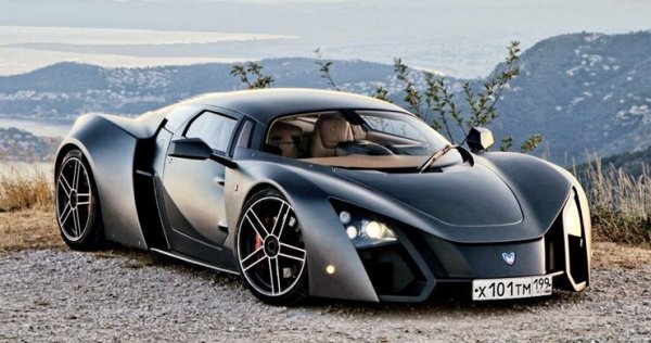 Когато хората чуят за руски автомобили, най-често се сещат за моделите на "Лада" и "Москвич", които през години на соца заемаха по-голяма част от автопарка на Източна Европа. В края на миналия век нещата постепенно се промениха, а през 2007 година се появи и първата руска суперкола - Marussia B1, която след 2 години беше последвана от B2.