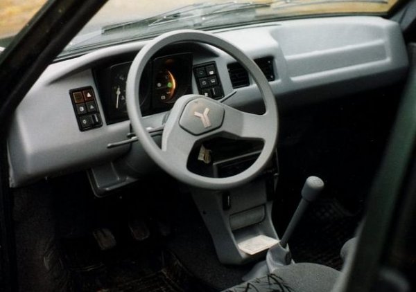 Говори се, че двигателят на Yugo издържа не повече от 40 000 км, като основният му проблем е ангренажният ремък. Все пак 1.1-литровият двигател произхожда от чертожните дъски на инженерите на Fiat, така че е сигурно, че се нуждае от повече внимание от необходимото. Освен това, качеството на произведените коли от серията зависи от съответната година и политическата ситуация в Сърбия. Според повечето твърдения, колите, сглобени между 86-а и 90-та, са най-качествени.
