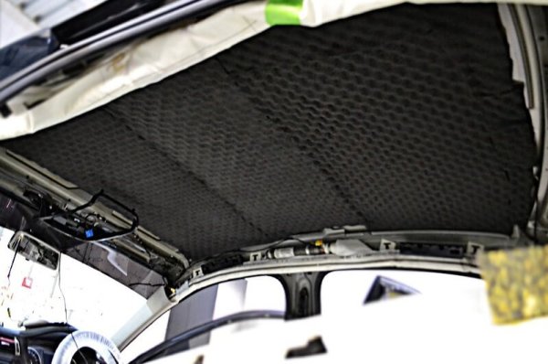 Термоизолационните материали на електрическите превозни средства имитират структурата на гъстото оперение на пингвините, намалявайки загубата на енергия и увеличавайки ефективността на батерията.