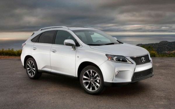 Един от най-популярните модели на бранда също си има своите слабо места. Например, скоростната кутия U660E може да излезе от строя, а нейният ремонт е доста скъп. По капака и праговете се появява ръжда, а хромираните детайли бързо потъмняват. Предпазните пластмасови елементи се износват, а светлините не издържат на минусови температури и излизат от строя.

Често се налага замяна на помпата за охлаждане на двигателя. Като слабости се посочват също така и част от елементите от окачването, които се износват бързо. При голям пробег се налага замяна на кардановия вал. Кормилната рейка изкарва 150 000 км, като тя може да се ремонтира, а не да се заменя.