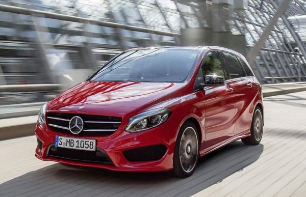 Среден процент проблеми: 10,5%
Среден пробег: 90 000 км
Второто поколение (W246) се появи през 2011 и остана в производство до 2019. Впоследствие претърпя сервизни акции за кормилната уредба, въздушните възглавници, обтегача на ангренажната верига и коланите. Производството беше разделено между германския завод в Ращад и унгарския в Кечкемет. При 8-9-годишните В-класи абсолютно всички показатели в инспекциите на TUV са в зелената зона. 