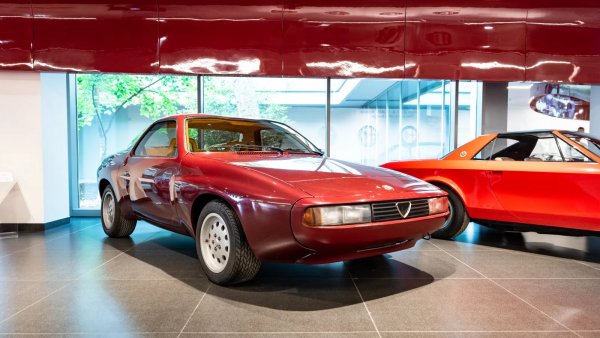 Zeta 6 носи характерния почерк на Zagato