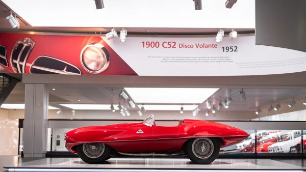 Оригиналната 1900 C52 Disco Volante, създадена съвместно с Touring