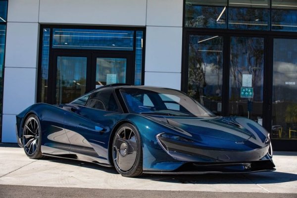 Този модел на McLaren може и да не е прекият наследник на F1, но мнозина го считат за нещо от този род. Автомобилът ще бъде произведен в серия от 106 бройки, като това ще повтори и случилото се с McLaren F1 от 90 -те години.

Щастливите клиенти, които успяха да се доберат до колата, вече посетиха централата на компания и там им беше предоставен безкраен списък с опции, създадени от подразделението McLaren Special Operations. Всички те са специални, но ефектът на боята, наречена "MSO Contour Paint" е един от най-скъпите, тъй като струва над 100 000 долара.