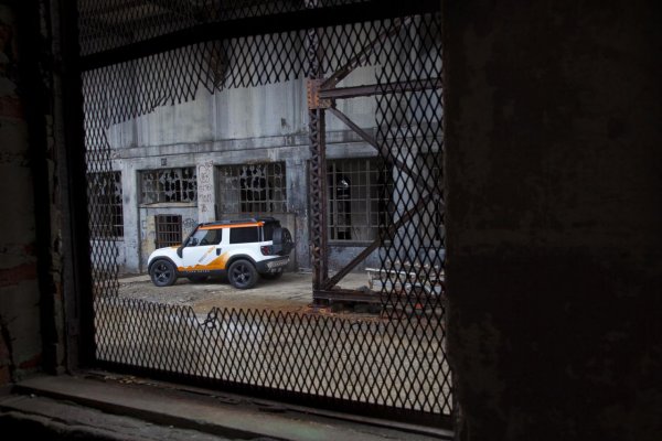 Land Rover DC100 Expedition concept