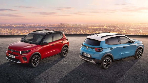 В Европа e-C3 започва от 23 300 евро за ниво на оборудванет You, което включва LED предни светлини, 17-инчови стоманени джанти, окачване Citro&euml;n Advanced Comfort, автоматично аварийно спиране, задни сензори за паркиране и ръчен климатроник като стандарт.
 
Версията Max стартира от 28 400 евро и добавя 10,25-инчови монитори, 17-цолови лети джанти, двуцветна каросерия, релси на покрива, LED задни светлини, седалки Citro&euml;n Advanced Comfort, камера за обратно виждане и много други.
