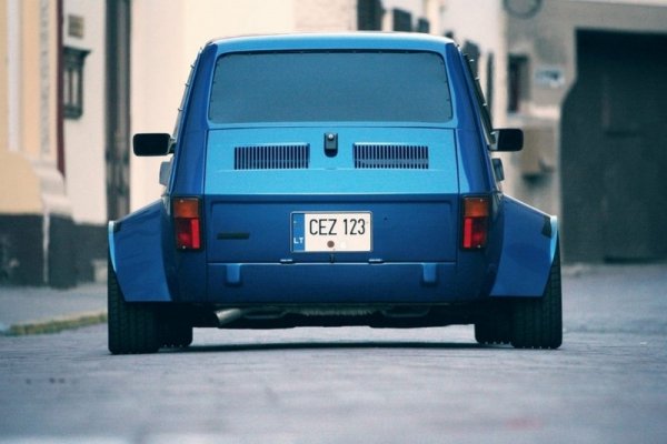 Fiat 126p с двигател VTEC Turbo 