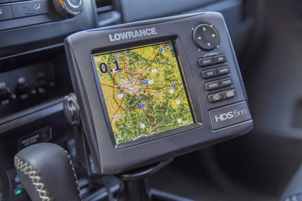 Nissan Project Titan - базиран на Titan Crew Cab PRO-4X уникален модел, създаден след анкета във Facebook