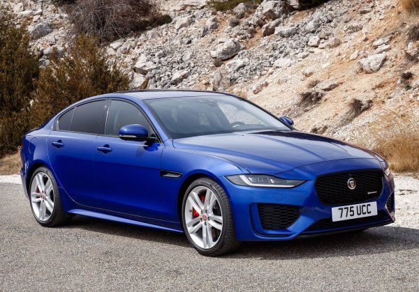 Един от най-екзотичните модели в списъка е Jaguar XE, предлаган само като седан. Представянето му на пазара се състоя през 2015 г., като това е най-малкия модел на английската марка - дължина 4,68 метра. През ноември 2020 г. XE беше обновен, като се предлага с бензинови двигател между 250 и 300 к.с., както и с дизел с 204 к.с.