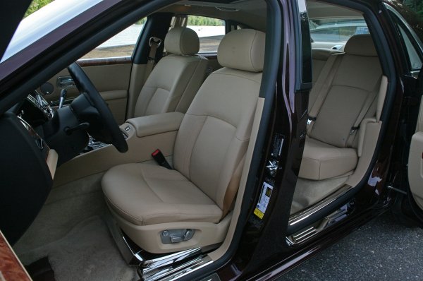 Rolls-Royce Ghost 2010
