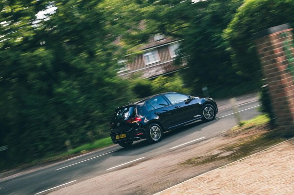 Обратно при Трумър -  най-накрая търговецът е успял да продаде своя Golf с голям пробег. Учудващо е, че купувачът не е знаел километрите, когато е дошъл да го види. И само е вдигнал рамене, когато е чул пробега. Той го е пробвал и изразил пълно задоволство. Това все пак показва, че когато всичко е казано и направено, пробегът е само число. 