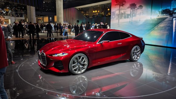 В последните години дизайнът на BMW предизвиква полярни мнения, но никоя друга кола не е разделяла мненията колкото концептуалната Четвърта серия. 
