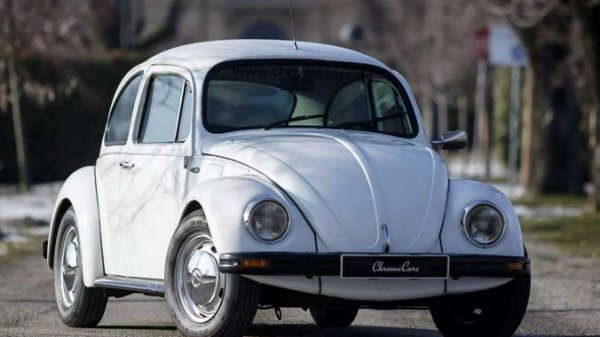 Преди година и половина беше пуснат за продажба брониран Volkswagen Beetle от 1978 година. Колата е била собственост на бизнесмен от Болоня, който с нея искал за да защити близките си от местните мафиоти. През целия си живот колата не е реставрирана. Стандартният 1.2-литров двигател развива 34 к.с. Спирачките също са стандартни. 

Преди продажбата собственикът пребоядисва колата в първоначалния ѝ нюанс и премахва полицейската сирена. Този "Бръмбар" е изминал повече от 45 хиляди километра. Близките на клиента са карали колата редовно до 1984 година. След това той решава, че вече е безопасно в Италия и сменя бронираната кола на обикновена.