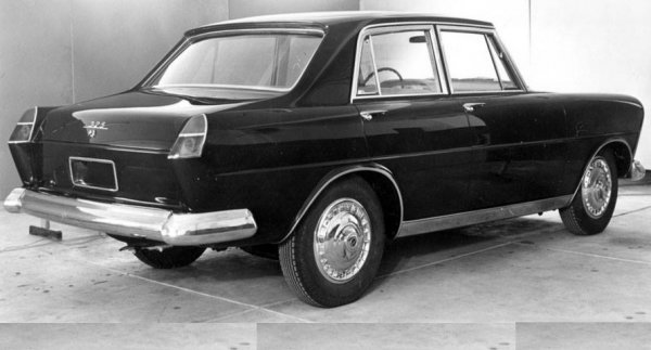 Избрано е реномираното италианско ателие Ghia, на което е платен хонорар от 62 000 долара - солена сума за онази епоха. В замяна дизайнерът на Ghia Серджо Сарторели създава този доста атрактивен за епохата проект. Шефовете на FSO го харесват, подписват чека на Ghia - и после прибират чертежите и макетите в хранилището, за да не ги извадят никога повече. Не е ясно какво ги е смутило - високите производствени разходи или нещо друго. Но Полша ще продължи да произвежда старата Warszawa още цели 16 години, чак до 1973. А елегантният прототип на Сарторели е унищожен през 70-те, за да не заема излишно място. 
