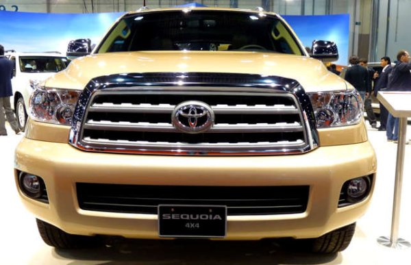 Превозни средства, които издържат повече от 200 000 мили - 14,2% 

Дълготрайността на превозното средство скача нагоре до № 2, като Sequoia има повече от два пъти по-голяма вероятност да достигне 200 000 мили от №3 Chevrolet Suburban. Този модел се спрява отлично с превоза на тежки товари, но може да служи и като автомобил за дълги и удобни пътувания.