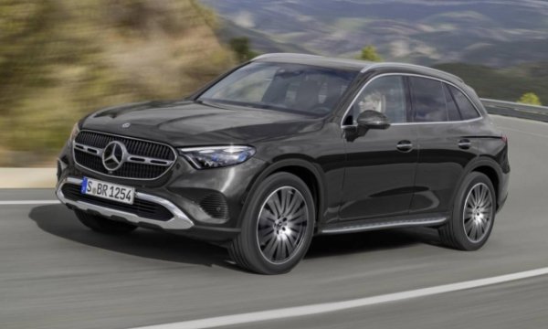 Това е технологично усъвършенстван SUV със задвижване на четирите колела и с висока производителност. 8 секунди са необходими за ускоряване от 0 до 100 км/ч, с максимална скорост от 219 км/ч. Числа, които може да постигне този модел във версията, оборудвана с мека хибридна дизелова система с общо 220 к.с.. 

Те идват от 4-цилиндров двигател, комбиниран с трансмисия 9G - Tronic и електрически мотор. Разходът в смесен комбиниран цикъл, обещан от Щутгарт, е 5,2 л/100 км. Каталожната цена на този модел започва от &nbsp;66 213 евро.
