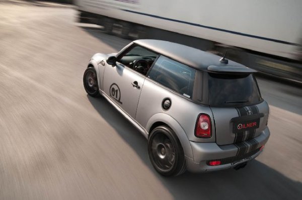 Mini Cooper The Italian Job - доработка на Mini Cooper S от българското студио Vilner