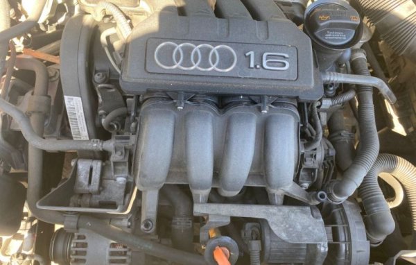 Смяна на масло се препоръчва на всеки 15,000 км, като са нужни около 4.5 литра масло 5W-30 или 5W-40. 
Въздушен филтър се сменя на 30,000 км, горивен - на 60,000 км. Производителят съветва и свещите да се сменят на 60,000 км. Животът на ремъка е 120,000 км. Охлаждащата течност се сменя на всеки три години, или след изминати 60,000 км. 
