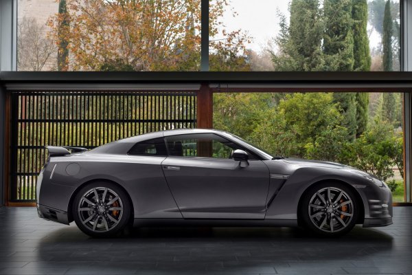 Nissan GT-R  2013