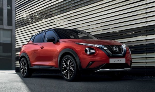 Тук производителят не ви дава особен избор: трябва да използвате единствено течността Nissan L255N, която се произвежда по поръчка от германската CCI. 
