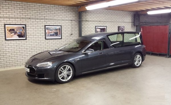 Катафалка Tesla Model S