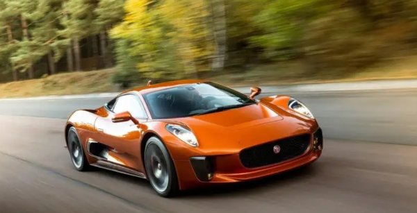 Jaguar представи футуристичен концептуален автомобил, наречен C-X75 през 2010 г., за да отпразнува своя 75-ти рожден ден. Захранван от турбинно-електрическо хибридно задвижване, C-X75 получи положителни отзиви и Jaguar обяви производствена серия, ограничена до 250 автомобила. Малко след това отмени проекта, защото глобалната рецесия нанесе пробив на пазара на автомобили от висок клас.

През 2015 г. Jaguar за кратко обмисляte рестартиране на проекта C-X75, за да отбележи своята 80-та годишнина. Проектът така и не стартира, въпреки че бяха направии седем екземпляра. Пет от тях бяха използвани за каскади във филма за Джеймс Бонд &bdquo;Spectre&ldquo; през 2015 г. 