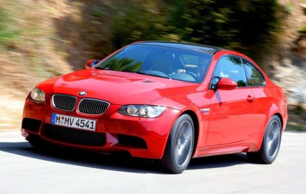 Почти по дефиниция всяко M3 е имало двигател, който го превръща в нещо доста различно от обикновените BMW 3-Series. Това беше особено вярно за поколението, продавано между 2007 и 2013 г., което беше задвижвано от 4,0-литровия (за варианта GTS - 4,4-литров) S65 V8.

Многократен носител на награди, S65 направи това M3 първото, което произвежда над 400 к.с. в стандартна форма. Това не беше единственият V8, използван в M3, тъй като малък брой по-рано произведени коли също бяха оборудвани с такъв, но беше единственият двигател от този тип, използван за всеки екземпляр във всяко поколение.