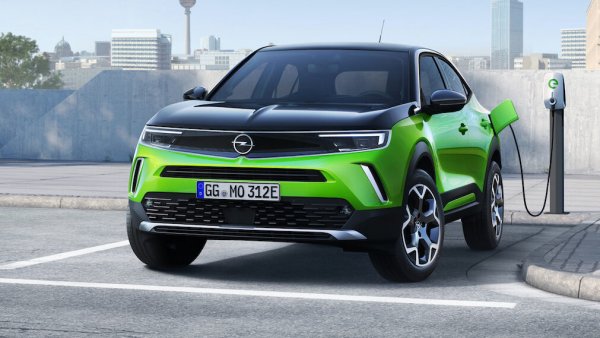 Новото поколение на Mokka е конструирано на изцяло нова платформа на PSA. И, както събратята си с марките на Peugeot и Citroen, ще се предлага в две версии: конвенционална и електрическа. И в двата случая има радикален нов дизайн и куп технически нововъведения