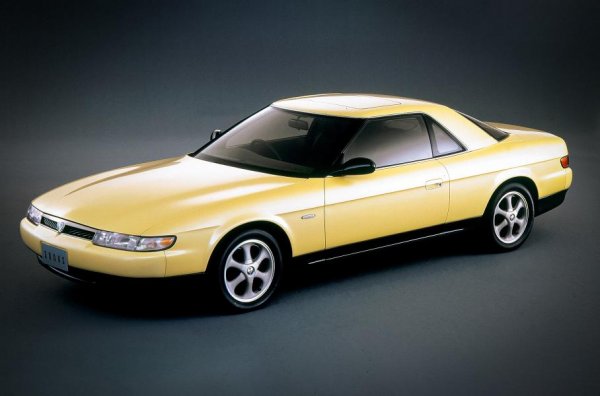 Mazda е една от японските компании която успява да създаде красиви и хармонични коли, както и да има специална визия за това какви технологии трябва да имат автомобилите. Традицията на марката с използването на роторните (ванкелови) двигатели е солидна и беше символ на японския производител дълги години, като приключи чак в нашия век с модела RX-8. Но не се концентрира само върху спортните машини от серията RX, там е  и великолепният Eunos Cosmo.