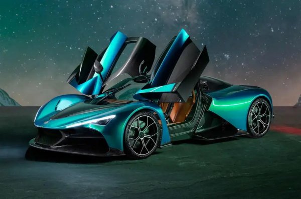Датският производител на хиперколи се готви да покаже най-откачения си продукт, с 6.6-литров V12 с четворно турбо и още три електромотора в добавка. Комбинацията от всичко това дава мощност от 1850 конски сили. Цените надхвърлят 3 милиона евро. 
