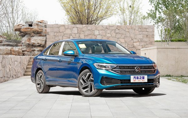 Името може да не е познато, но това не важи за външния вид, който е копие на настоящия VW Jetta. Междуосието на Sagitar обаче е с 45 мм по-голямо. Продажбите на модела вървят много добре &ndash; 70 000 от началото на годината, като 13 000 от тях са през април. В класацията трябваше да има и друг Volkswagen &ndash; Lavida, който също е разновидност на Jetta. От него през тази година са продадени 112 000 бройки, но заради проблеми с производството резултатът му за април е едва 8000.