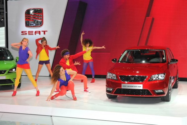 Момичетата на автосалон Женева 2012