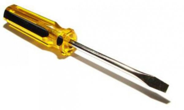 Вероятно най-привлекателното от всички тези устройства е отверката, с която може да се стартира двигателя на моделите на Ford преди 1980 гозина. Тя е универсален инструмент, който винаги може да влезе в употреба.