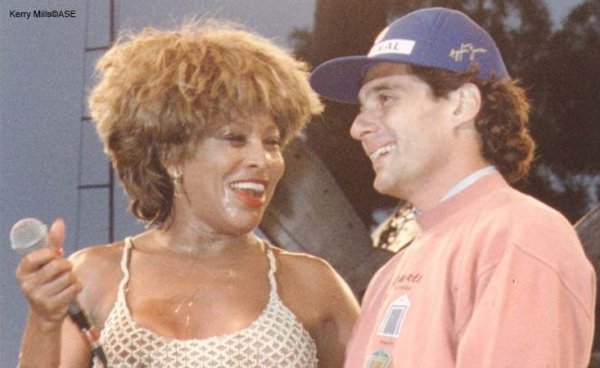 Освен че харесва спортни и луксозни автомобили, Тина Търнър се възхищава и на легендарния пилот Аертон Сена. Певицата не крие, че е огромен фен на бразилеца, като през 1993 г. по време на свое шоу, част от Гран при на Австралия, тя му посвещава своя хит „The Best” (Най-добрият).

„Когато за първи път изпях „Simply The Best“, все още не мислех за Сена, а за упорит човек, който се бори за живота - човек без грешки, перфектен, който не съществуваше. Но когато опознах Сена като човек, почувствах, че той олицетворява „Simply The Best“. Вторият път, когато го видях, той беше на едно от моите шоута и не можах да устоя. Извиках го на сцената, за да изпее „своята песен“ с мен. Този момент беше вълшебен.“