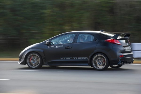 Honda Civic Type R по време на тестове 