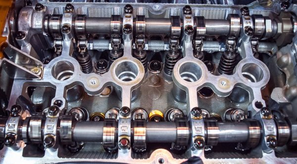 Причината двигателите Prince да са толкова ненадеждни е в тяхната сложност. Тя изисква доста повече и по-внимателни грижи, отколкото са свикнали да полагат повечето собственици. Ключово условие е редовната смяна на маслото - и то на рекордно кратки интервали, около 7500 км за двигателите без турбо, и около 5000 км при турбоверсиите. 
