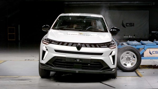 Renault Symbioz е електрически модел, базиран на същата платформа като Captur и по този начин получава 4 звезди, като обаче е постигнал по-нисък резултат от 73% при защита за възрастни.

От друга страна, процентите на защита за деца, велосипедисти и пешеходция, както и функционалността на ADAS са същите като на Captur.
