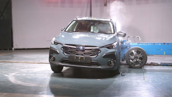 Subaru Crosstrek получи 5 звезди, които са валидни и за оригиналния модел Subaru Impreza. 83% от защитата за възрастни е добра, както и 90% за децата.

Над средното е и 85% защита за пешеходци и велосипедисти, като 72% оценка на ADAS също е добра.
