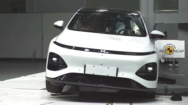 Китайският електрически кросоувър Xpeng G6 също печели 5 звезди, получавайки доста високи проценти на безопасност във всички аспекти, взети под внимание, започвайки с 88% от защитата на възрастните пътници.

След това Xpeng записва добри 85% за защита на деца, 81% за защита на уязвими потребители и 75% за ADAS.