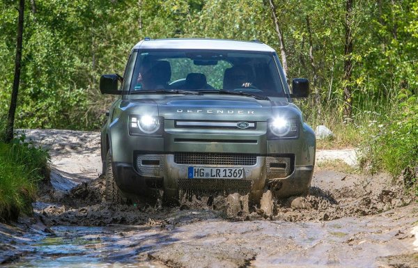 Формално трансмисията се счита за необслужваема, но практиката показва, че не живее дълго без редовна смяна на маслото. Оптималният интервал е на всеки 60 000-80 000 км със смяна на филтъра и картера. С този подход устройството може лесно да издържи 300 000 км или повече.
