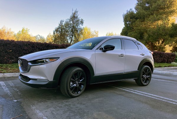 Това е е един от най-забавните за шофиране SUV от марка, известна с производството на забавни за шофиране превозни средства, така че не е изненада, че е в този списък. В допълнение към отличната си динамика, интериорът на CX-30 Turbo е елегантен и изискан, екстериорът му е привлекателен и е изненадващо достъпен. Опцията Turbo увеличава фактора на забавлението, надграждайки 2,5-литровия, 4-цилиндров базов двигател със 187 к.с. до версия с турбокомпресор, способна да развива 250 к.с. 