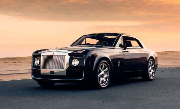 Най-скъпият автомобил на Rolls-Royce си остава купето Sweptail. Колата е сглобявана на ръка по частна поръчка и получава дизайн в стила на моделите на марката от 30-те години на миналия век. Неофициално се твърди, че клиентът е платил 11.2 млн. евро, но от компанията-производител не потвърждават тази сума. Автомобилът е получил най-голямата решетка на радиатора в историята на съвременните модели на Rolls-Royce, а опашката Sweptail е вдъхновена от формата на кърмата на състезателните яхти.