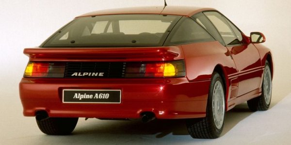 Моделът се произвежда от 1991 до 1995 година, като използва атмосферен 3.0-литров V6 двигател с 247 конски сили. Както и при Porsche 911, той също е монтира отзад, като предава тягата към задната ос с помощта на 5-степенна механична скоростна кутия. Ускорението от 0 до 100 км/ч отнема 6,7 секунди, а максималната скорост е 266 км/ч, което е доста добро постижение за началото на 90-те.