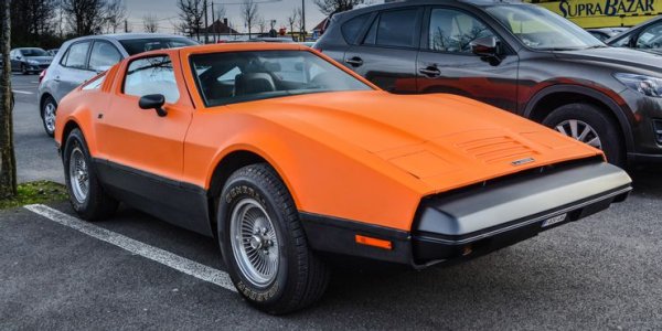 Bricklin е компания, основана от Малкълм Бриклин - американски магнат, който има интереси в различни сфери, а неговото име носят повече от 30 фирми. Освен, че произвежда SV-1, Bricklin е известен и с това, че внася в САЩ автомобили като Yugo и Subaru.