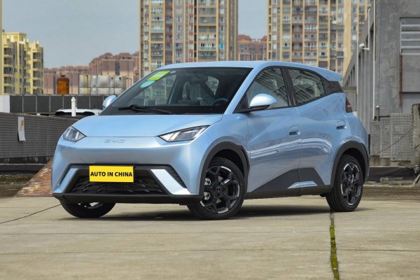 Също толкова парадоксално, и Inster, и Kia EV3, които по същество са градски автомобили, бяха изпреварени от китайския BYD Seagull/Dolphin Mini в категорията за градска кола. 
