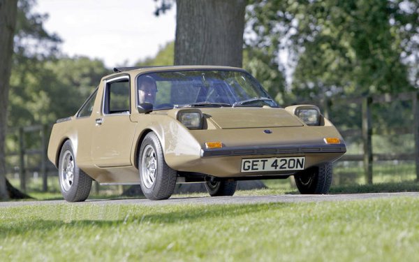 Създаден от бивши инженери на Lotus през 1969 г., Crusader е убит от енергийната криза през 1973 г. Проектът е съживен през 1985 г. като Clover, но и той скоро се проваля.