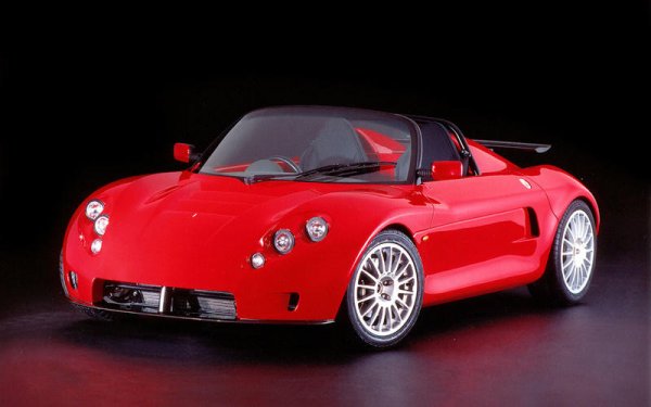 За първи видян като прототип през 1996 г., серийният SC-5A е готов през 2000 г. Но промените в британски закон бързо правят модела негоден за обществените пътища, поради което са направени само 20 бройки.