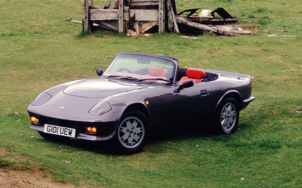 Базираната в Линкълншър компания Vegantune от години възстановява и тунингова Lotus Elan. А това е собственото й тълкуване на модела - с 1.7 или 1.8-литрови двигатели на Ford с горно разположени клапани.