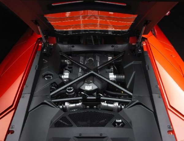 Lamborghini Aventador LP700-4