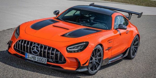 За да се справи с високия въртящ момент от 800 Нм, скоростната кутия е получила нови настройки. Освен с мощност, моторът M178 може да се похвали и с висока граница на оборотите, което го прави по-добър от всякога.